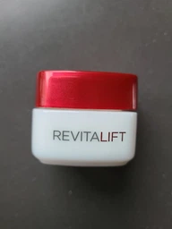 Крем L'Oreal Paris Revitalift Лифтинг-уход для кожи вокруг глаз 15 мл (5011408039757) фото от покупателей 4