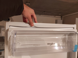 Встраиваемый холодильник Whirlpool WHC18D011C1 SF фото от покупателей 8