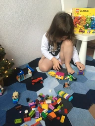 Конструктор LEGO Classic Кубики и колеса 442 детали (10715) фото от покупателей 18