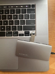 USB-хаб Satechi Type-C Multi-Port Adapter 4K with Ethernet V2 Space Gray (ST-TCMA2M) фото от покупателей 1