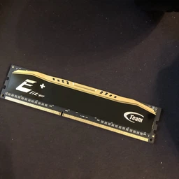 Модуль памяти DDR3 4GB/1333 Team Elite Plus Black (TPD34G1333HC901)
