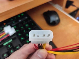 Кабель живлення внутрішній Lucom MoleX 1x2 M/F (Splitter) 0.20m 4pin Y-form(62.09.8003) фото від покупців 2