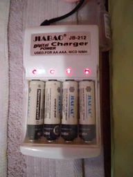 Зарядное устройство Jiabao Digital Charger Jb-212 с АА аккумуляторами