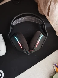 Навушники Logitech Lightspeed Wireless RGB Gaming Headset G733 White (981-000883) фото від покупців 10