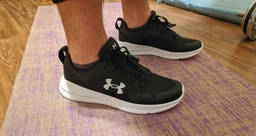 Сникеры Under Armour Essential Black/White/Metallic Gold, 45 (290 мм) (11671187) фото от покупателей 8