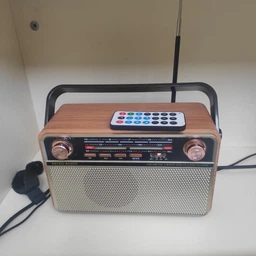 Радіо акумуляторне з Bluetooth і пультом управління Kemai Retro Gold MD-505-BT фото від покупців 8