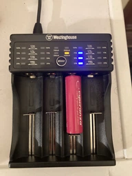 Зарядний пристрій Westinghouse WBC-011-CB для 4-х акумуляторів з функцією Power Bank (889554004821) фото від покупців 7