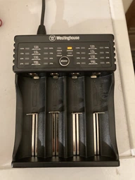Зарядний пристрій Westinghouse WBC-011-CB для 4-х акумуляторів з функцією Power Bank (889554004821) фото від покупців 8