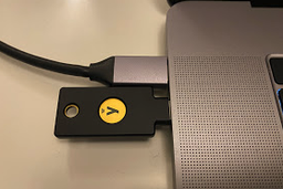 Ключ безпеки Yubico Yubikey 5C NFC фото от покупателей 1