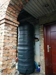 Бочка пластикова 300л вертикальна, тришарова, нехарчова Рото Європласт