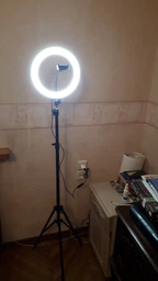 Профессиональная кольцевая светодиодная LED Ring лампа 26 см. 20 ват с держателем для телефона и штативом от 80-210 см фото от покупателей 4