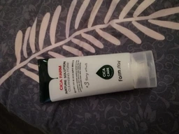 Пінка для вмивання з екстрактом азіатської центели Farmstay Cica Farm Nature Solution Cleansing Foam 180 мл (8809480773228) фото від покупців 1