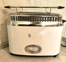 Тостер Russell Hobbs Retro Red 21680-56 фото від покупців 2