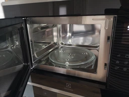 Встраиваемая микроволновая печь EleСtrolux LMS4253TMX 25 л черная 4792247 фото от покупателей 3