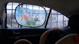 Бокові сонцезахисні шторки CarCommerce на присосках з малюнком 2шт 44*38см 42650