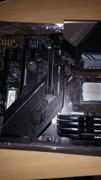 Материнская плата Asus ROG Strix X570-F Gaming (sAM4, AMD X570, PCI-Ex16) фото от покупателей 7