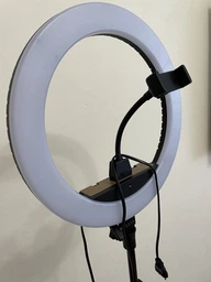 Кольцевая лампа для селфи со штативом Ring Light R14Tripod-36см кольцевой свет с тремя держателями телефона, пультом и сумкой фото от покупателей 1