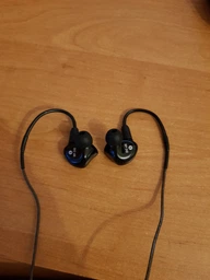Наушники Mackie MP-240 Профессиональные сценические мониторы Гибридные (663961054200) фото от покупателей 3