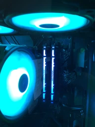 Оперативная память HyperX DDR4-3200 16384MB PC4-25600 (Kit of 2x8192) Predator RGB (HX432C16PB3AK2/16) фото от покупателей 3