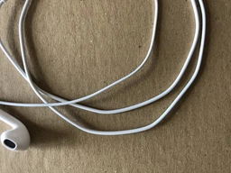 Наушники Apple iPhone EarPods with Mic 3.5 мм (MNHF2ZM/A) фото от покупателей 10
