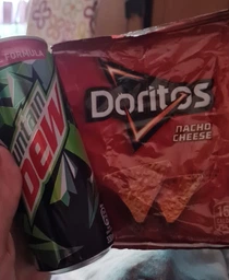 Чипсы Doritos Nacho Cheese 28.3 г фото от покупателей 2