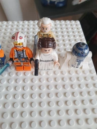 Lego Star Wars Истребитель X-wing Люка Скайвокера 75301 фото от покупателей 5