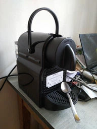 Капсульна кавоварка Nespresso Inissia EN80.CW Vanilla Cream + 14 капсул