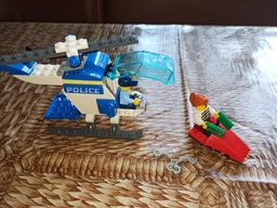Конструктор LEGO City Police Полицейский вертолет 51 деталь (60275) фото от покупателей 18
