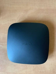 Интеллектуальная централь Ajax Hub Plus Black (GSM+Ethernet+Wi-Fi+3G) (000012233)