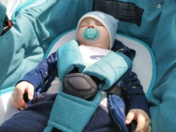 Пустышка Philips AVENT&nbsp;Ultra Air с декором 6-18 мес 2 шт для мальчиков (SCF342/22) фото от покупателей 2