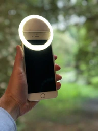 Селфі-кільце з LED підсвіткою та прищепкою UFT Selfie Ring UFT MP01 White (uftmp01) фото від покупців 8