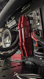 Система жидкостного охлаждения NZXT Kraken Z73 - 360 мм AIO Liquid Cooler with LCD Display (RL-KRZ73-01) фото от покупателей 5