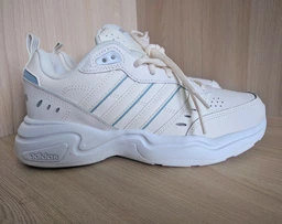 Жіночі кросівки Adidas Strutter GX0671 37.5 (4.5UK) 23 см Ftwwht/Sabemt/Halsil (4065418991421) фото від покупців 1