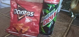 Чипсы Doritos Nacho Cheese 28.3 г фото от покупателей 1