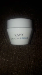Разглаживающий крем Vichy Liftactiv Hyaluronic Specialist H. A. для коррекции морщин сухой кожи лица 50 мл (3337871328801) фото от покупателей 8