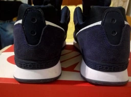 Мужские кроссовки Nike Venture Runner CK2944-400 44 (10US) 28 см Темно-синие (193658089715) фото от покупателей 4