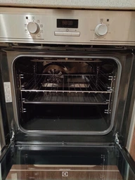 Духова шафа електрична Electrolux EZB53400AX фото від покупців 13