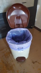 Контейнер для мусора Irak Plastik Bella №2 с педалью бежевый 19 л (4564) фото от покупателей 3