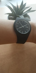 Женские часы Skmei 9068 Rubber Черные с белыми стрелками фото от покупателей 1