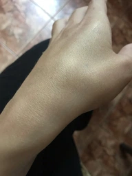 Молочко с шиммером HD Hollywood shimmer body milk Gold 100 мл (2200219845784)