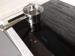 Варочная поверхность индукционная BOSCH PUE611BF1E фото от покупателей 5