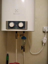 Бойлер Electrolux ewh 30 Formax