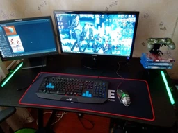 Геймерский стол 1STPLAYER AZ1 Black (AZ1-1260-RGB-BK) фото от покупателей 6