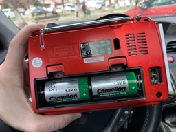 Портативный радиоприемник SVEN SRP-525 Red FM/AM/SW с USB, microSD и фонариком