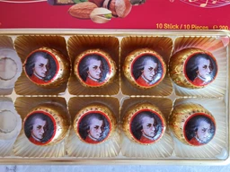 Марципановые конфеты Erich Koenig Mozart Kugeln с фисташковой начинкой 200 г (4023800931646) фото от покупателей 2