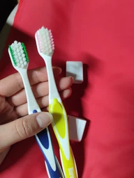 Зубная щетка BioRepair Совершенная чистка Ультрамягкая для защиты десен Бордовая (8017331060131_burgundy) фото от покупателей 4