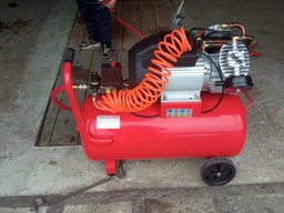 Компресор 50 л, 4 HP, 3 кВт, 220 В, 10 aтм, 420 л/хв., 2 циліндри INTERTOOL PT-0007