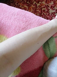Жіночий крем Veet для депіляції волосся чутливої шкіри ніг, тіла та лінії бікіні з дозатором та лопаткою у наборі 400 мл. Veet Pure Crema Depilatoria фото від покупців 4