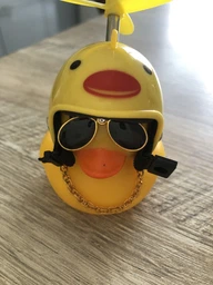 Каченя в шоломі в машину Red Broken Duck (Шолом Качечка) Качка в машину, качка на торпеду (1009054-Other-5) фото від покупців 1
