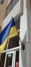 Прапор України великого розміру 140*90 см (полотно), яскравий, насичений колір з місцем для тримача-флагштоку фото від покупців 17
